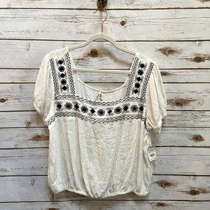 NWT Mudd White top blouse size large